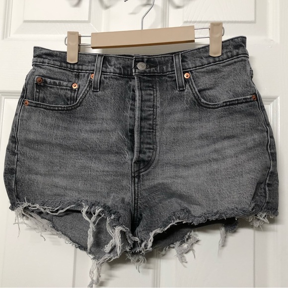 Levi’s dark wash 501 shorts - Picture 1 of 3